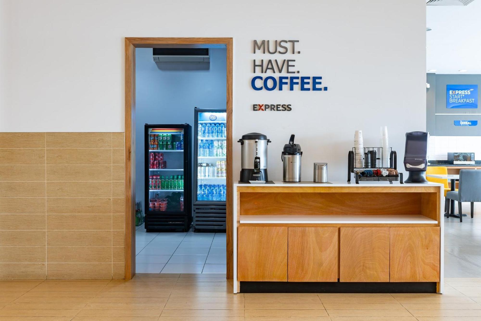 Holiday Inn Express Managua By Ihg Екстер'єр фото